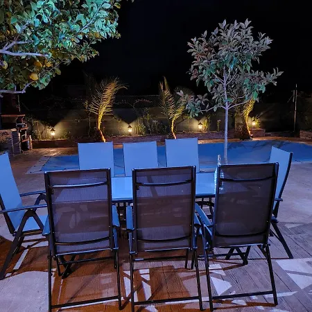 בית נופש Casa Entre Rosales *