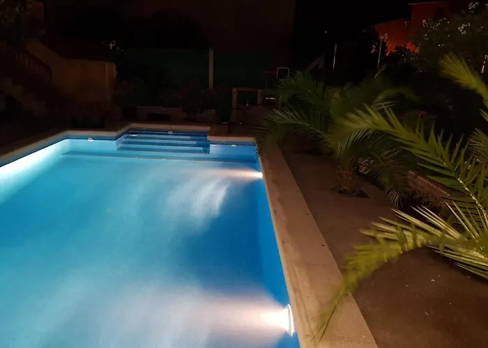 Casa Entre Rosales * Candeleda